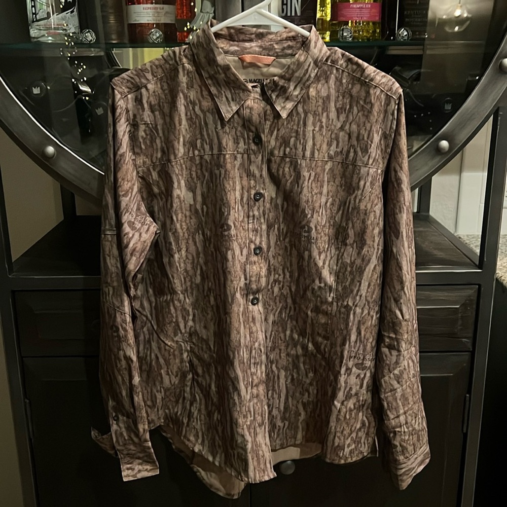 magellan outdoor mossy oak hunt gear button up large.